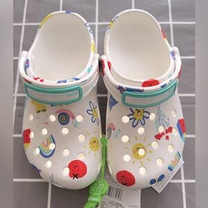 CROCS KIDS’ DOODLE PRINT CLOG